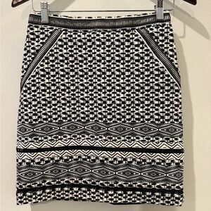 White House Black Market Geometric Black and White Pencil Skirt Size 00